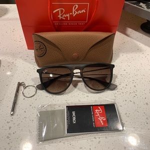 Erika Raybans